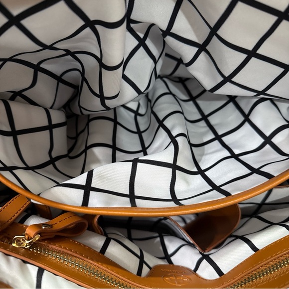 JEMMA Birdie 43 Black Duffle Gym Bag Tote Diaper Baby Bag Makeup Bag - Picture 6 of 16